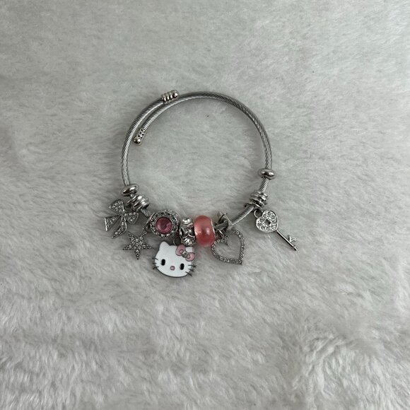 464 Pink Hello Kitty Bracelet cute - Picture 1 of 5